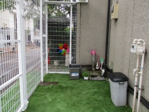 猫の遊び場　人工芝施工