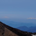 右手は葉山左は鳥海山？