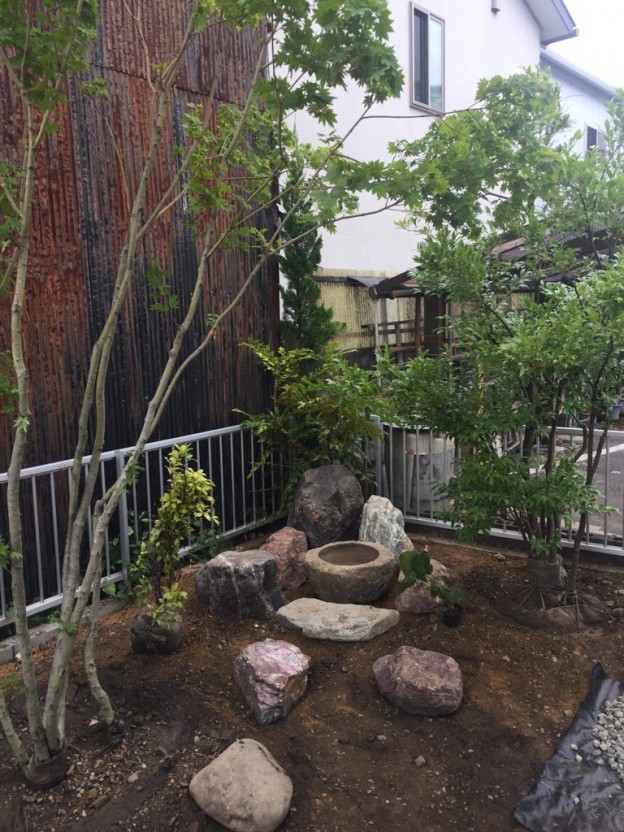 業者委託とdiyで初心者でも簡単 庭石を使った庭造り 揖斐川庭石センターblog