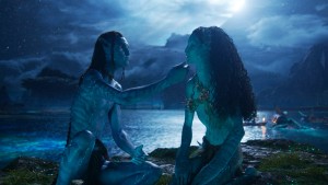 (L-R) Lo’ak (Britain Dalton) and Tsireya (Bailey Bass) in 20th Century Studios' AVATAR: FIRE AND ASH. Photo courtesy of 20th Century Studios. © 2025 20th Century Studios. All Rights Reserved.