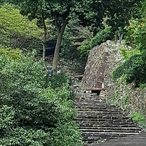 安土城/天主と続く大手道