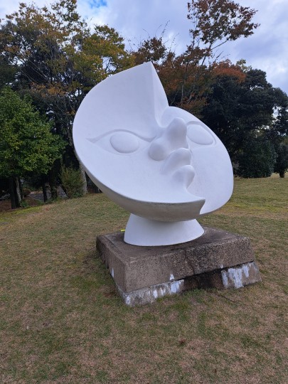 越前陶芸村公園/岡本太郎月の顔モニュメント