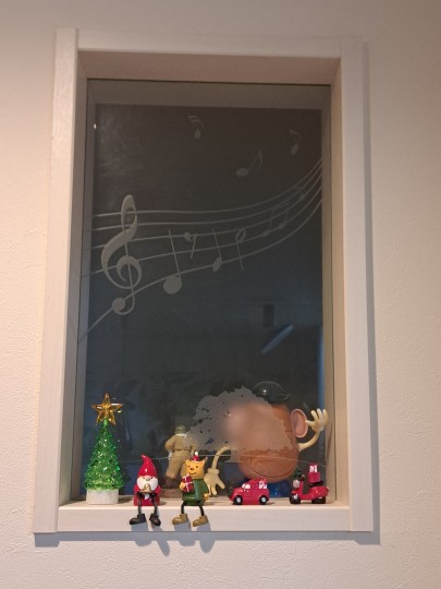 窓際のクリスマス飾り
