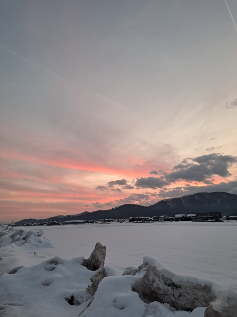 雪と茜色の空/冬景色