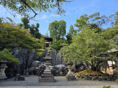 石山寺硅灰石(いしやまでらけいかいせき )
