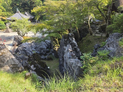石山寺硅灰石(いしやまでらけいかいせき )