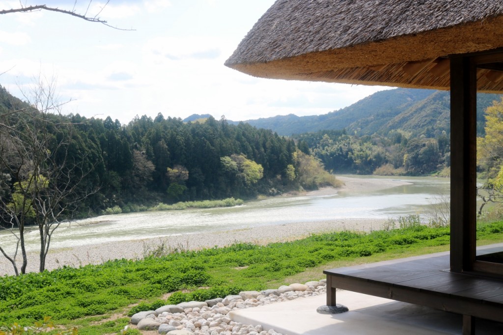 清流　宮川の風景