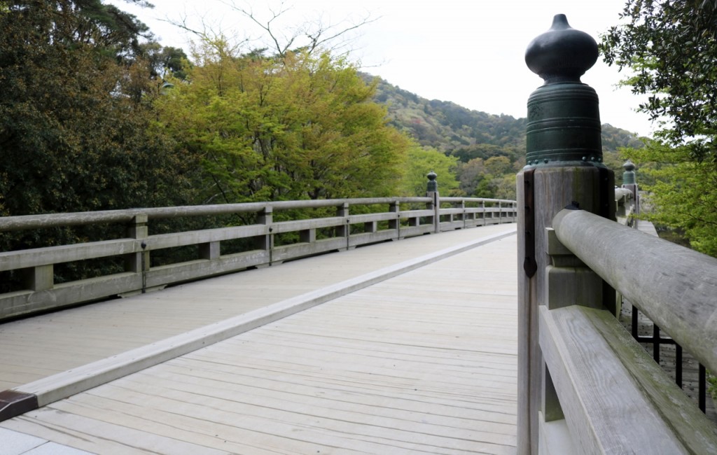 伊勢神宮内宮に掛かる橋